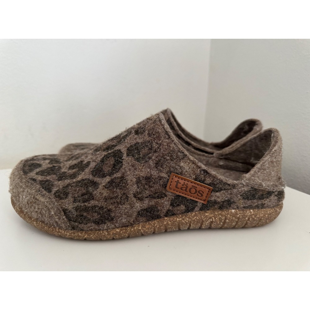 Taos Wooldoozle Leopard Print Wool Felt Slippers Clogs Brown Women Size 9-9.5